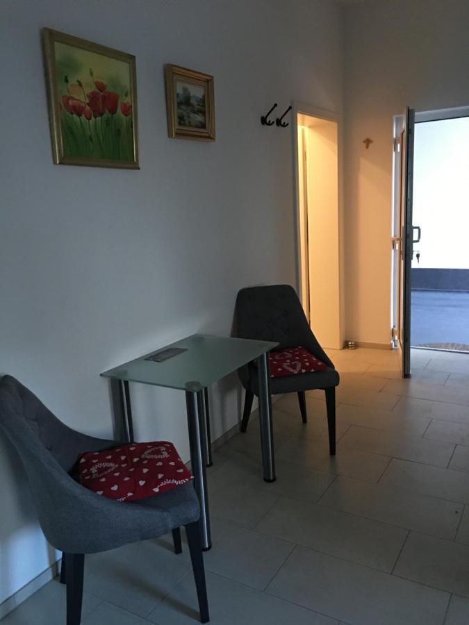 Ferienwohnung Kleine Auszeit Бад Нойенар-Арвайлер Екстериор снимка