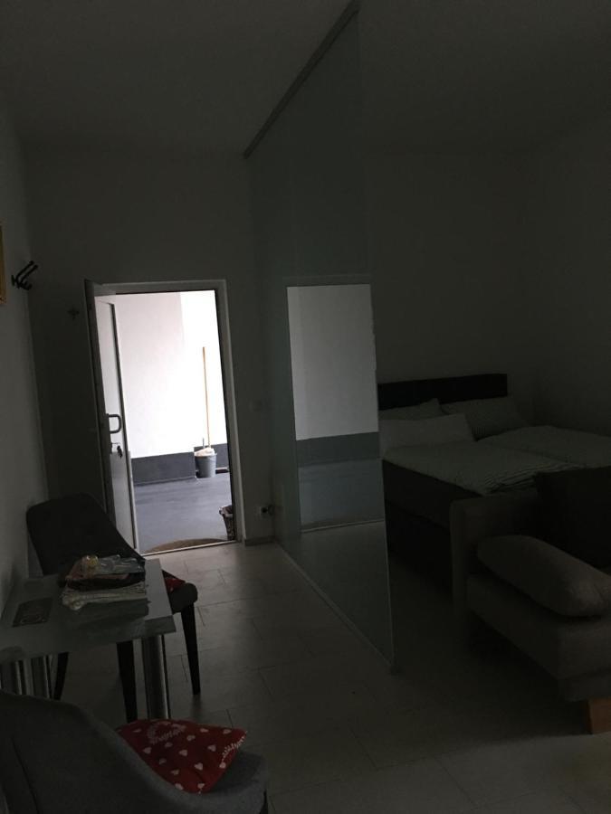 Ferienwohnung Kleine Auszeit Бад Нойенар-Арвайлер Екстериор снимка