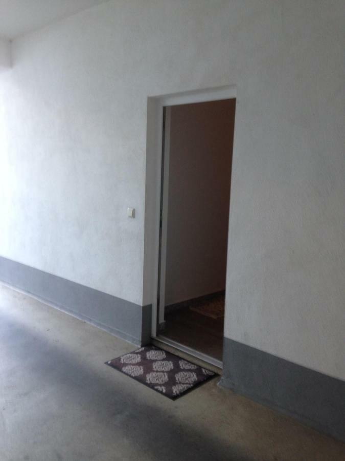 Ferienwohnung Kleine Auszeit Бад Нойенар-Арвайлер Екстериор снимка
